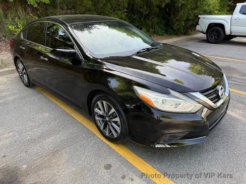 Used 2017 Nissan Altima 2.5 SV FWD image 3