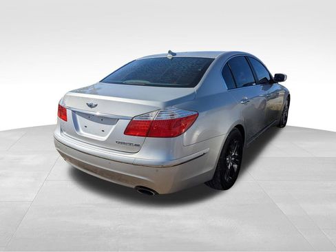 Used 2011 Hyundai Genesis 4.6 image 7