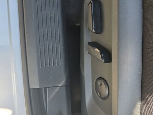 Used 2025 Nissan Rogue SV image 20