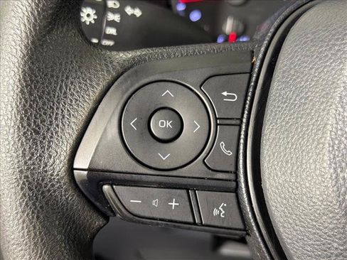 Used 2020 Toyota RAV4 LE FWD image 24