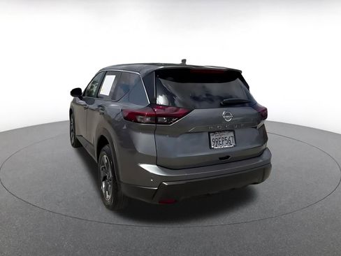 Used 2025 Nissan Rogue SV FWD image 11