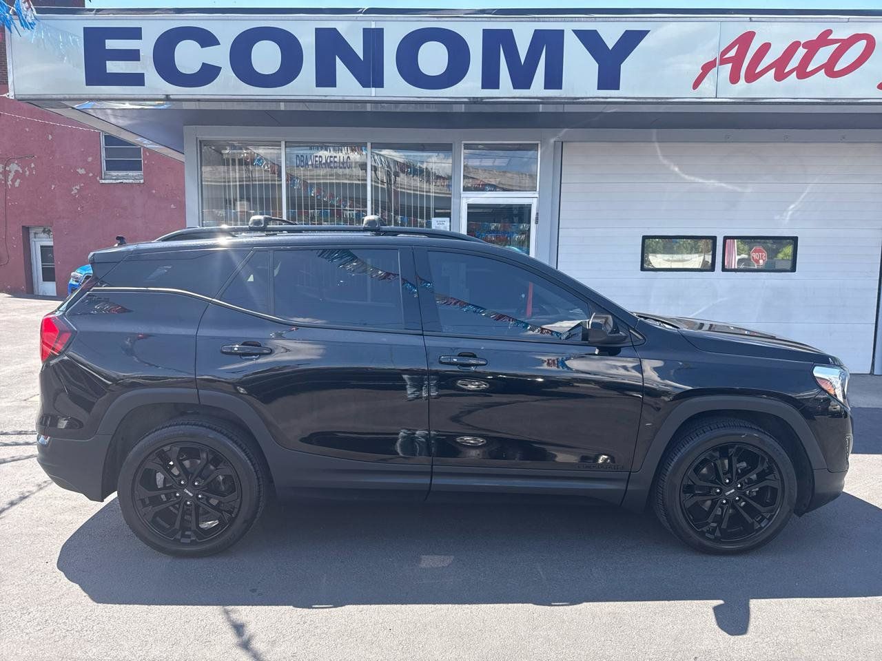Used 2019 GMC Terrain SLE w/ Driver Convenience Package AWD/4WD image 2