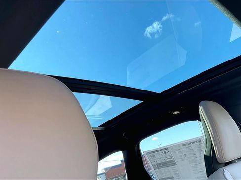 New 2026 Volvo XC60 B5 Plus w/ Climate Package image 29