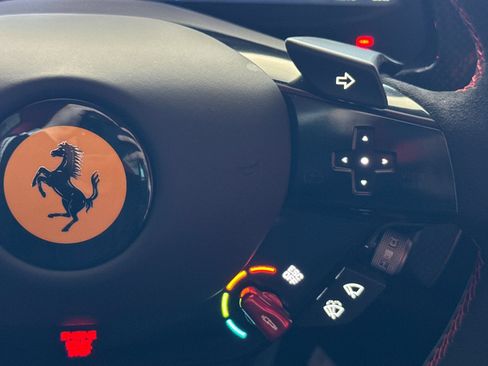 Used 2025 Ferrari 12Cilindri RWD image 30