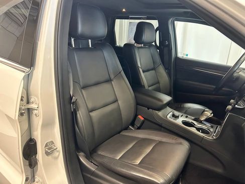 Used 2020 Jeep Grand Cherokee Limited AWD/4WD image 22