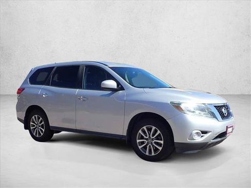 Used 2014 Nissan Pathfinder S AWD/4WD image 10