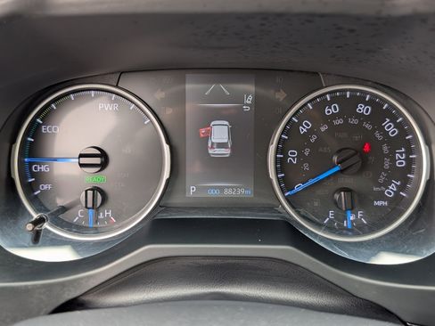 Used 2019 Toyota RAV4 LE w/ Carpet Mat Package AWD/4WD image 19