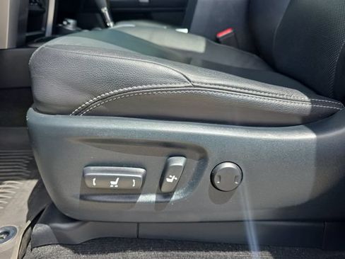 Used 2022 Toyota 4Runner Limited AWD/4WD image 29