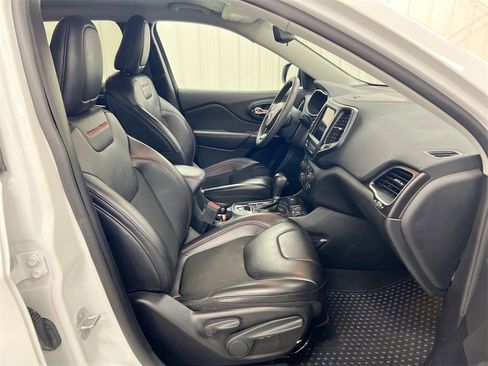 Used 2022 Jeep Cherokee Trailhawk image 21