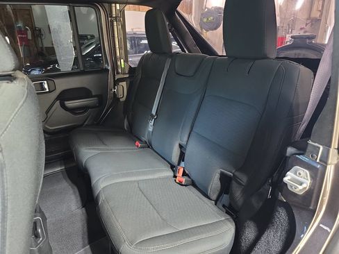 Used 2021 Jeep Wrangler Unlimited Sport AWD/4WD image 13
