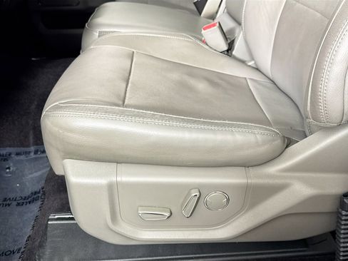 Used 2015 Ford F150 Lariat image 23