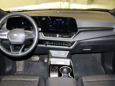 Used 2026 Chevrolet Equinox LT w/ Convenience Package II image 9