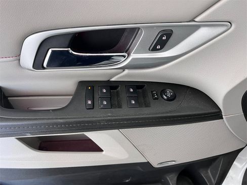 Used 2017 GMC Terrain SLT image 18