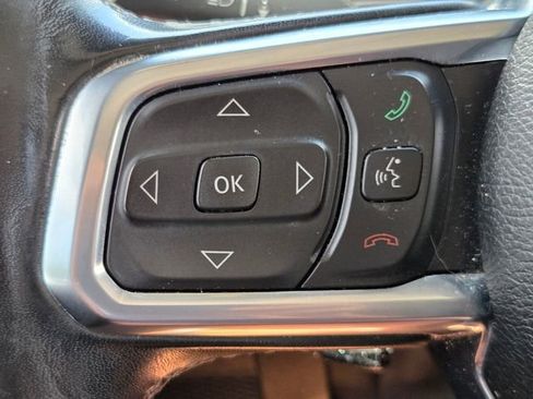Used 2020 Jeep Gladiator Overland AWD/4WD image 17