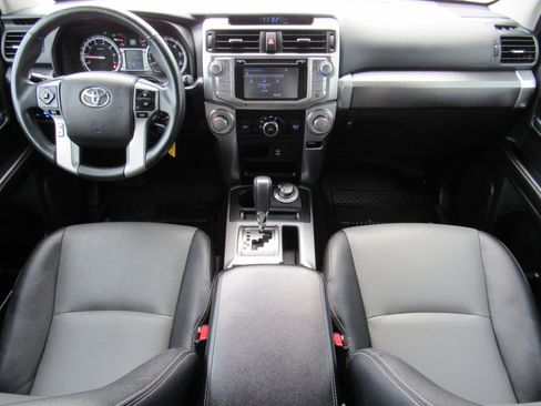 Used 2018 Toyota 4Runner SR5 Premium image 37