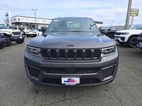 New 2026 Jeep Grand Cherokee Altitude AWD/4WD image 8