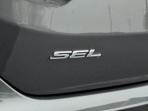 Certified 2023 Ford Edge SEL image 30