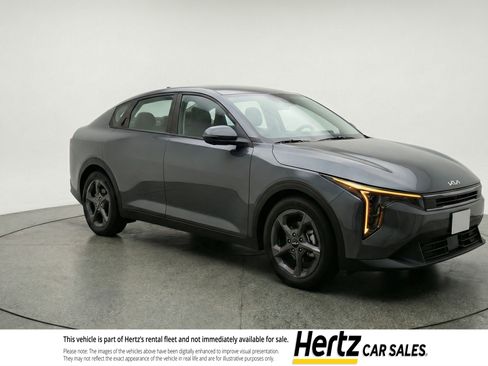 Used 2025 Kia K4 LXS image 1