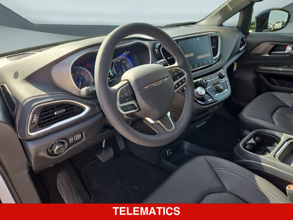 New 2027 Chrysler Pacifica Select FWD image 2