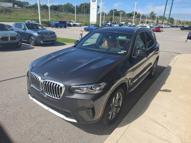 Used 2024 BMW X3 xDrive30i w/ Premium Package AWD/4WD image 2