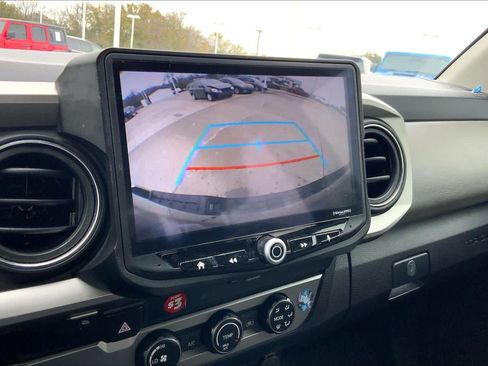 Used 2019 Toyota Tacoma SR5 image 28