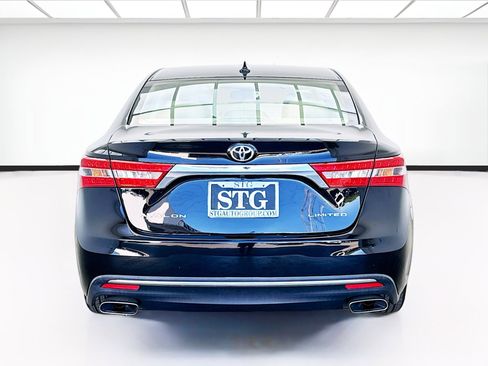 Used 2018 Toyota Avalon Limited image 5