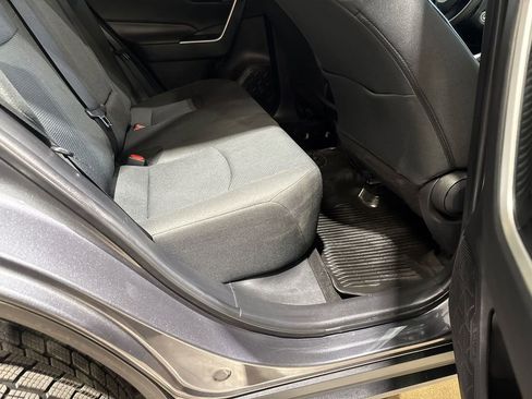 Used 2021 Toyota RAV4 LE image 98