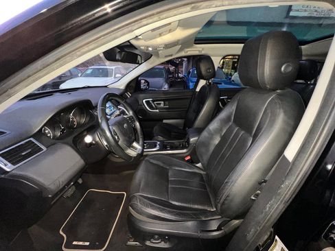 Used 2017 Land Rover Discovery Sport HSE image 11