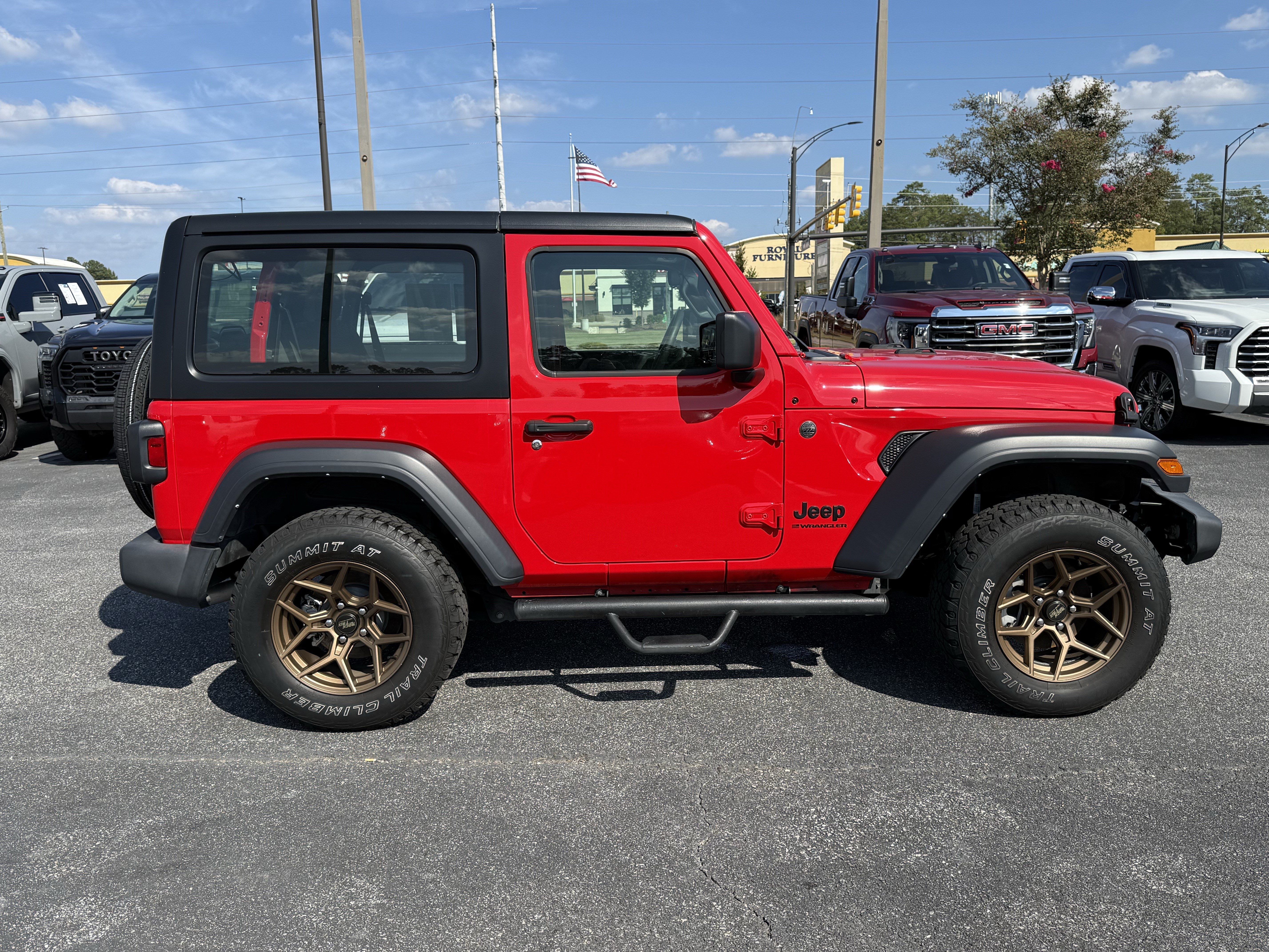 Used 2024 Jeep Wrangler Sport AWD/4WD image 11