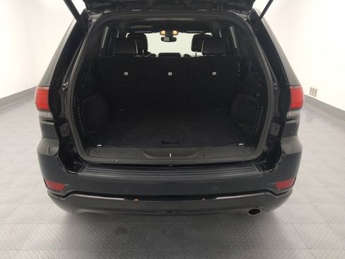 Used 2018 Jeep Grand Cherokee Altitude image 29
