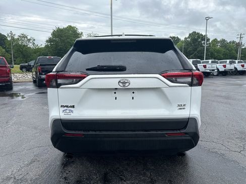 Used 2019 Toyota RAV4 XLE Premium AWD/4WD image 4