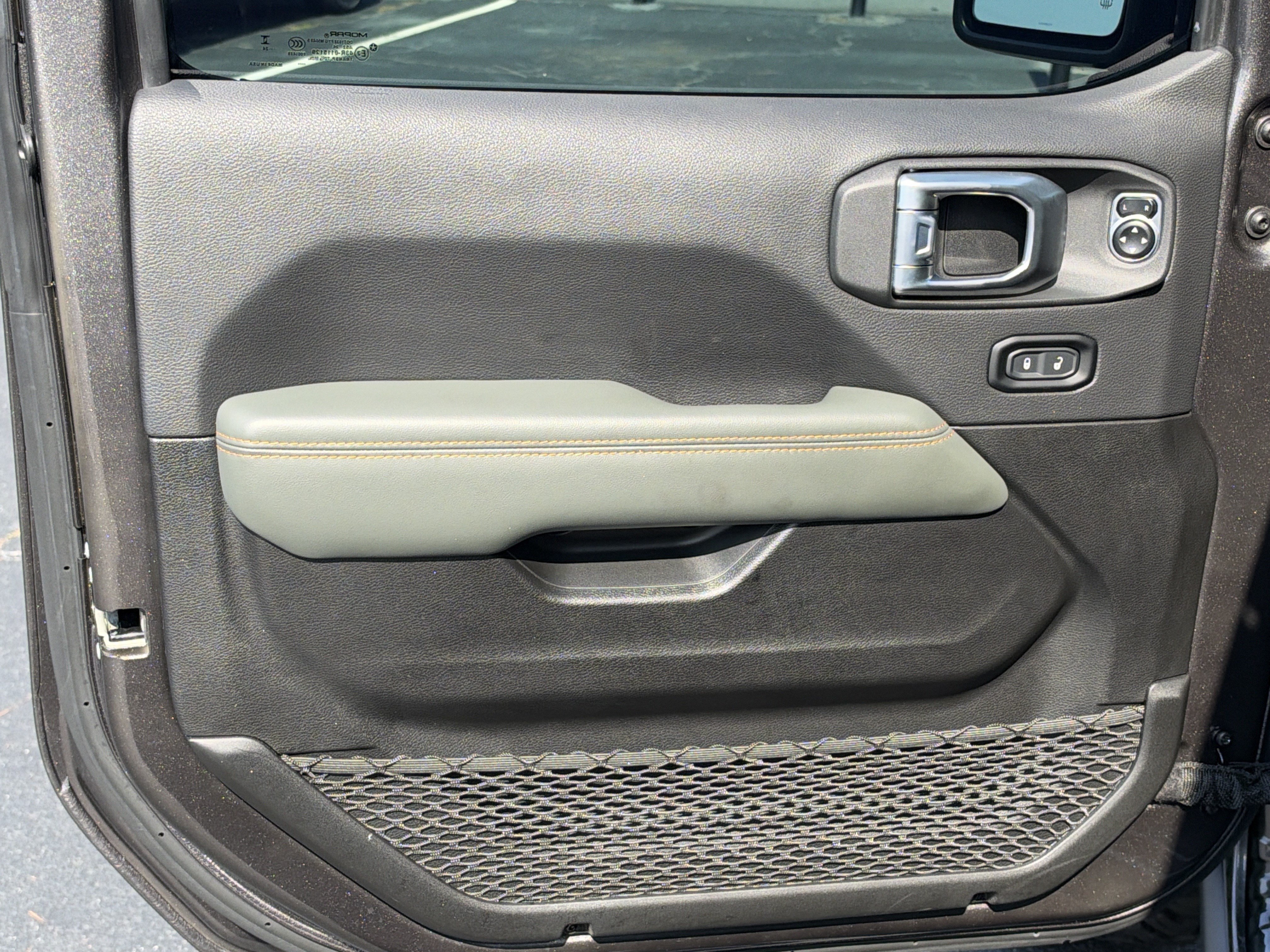 Used 2024 Jeep Gladiator Mojave AWD/4WD image 12
