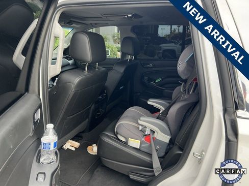 Used 2020 GMC Yukon SLT w/ Premium Edition image 6