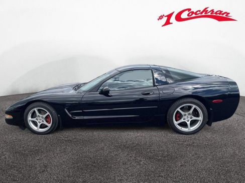 Used 2000 Chevrolet Corvette Coupe w/ Memory Pkg RWD image 9