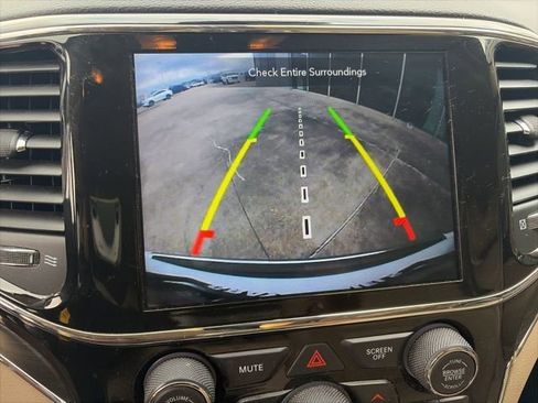 Used 2021 Jeep Grand Cherokee Limited image 16