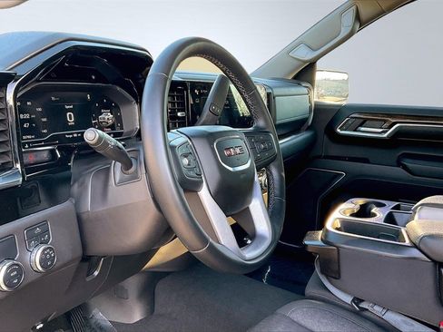 Used 2024 GMC Sierra 1500 Elevation w/ LPO, Elevation Black Package image 14