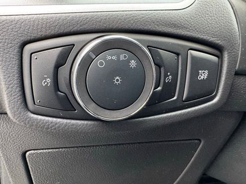 Certified 2024 Ford Edge SE w/ Black Appearance Package image 12