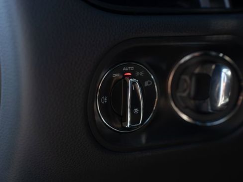 New 2026 Porsche Macan AWD/4WD image 29