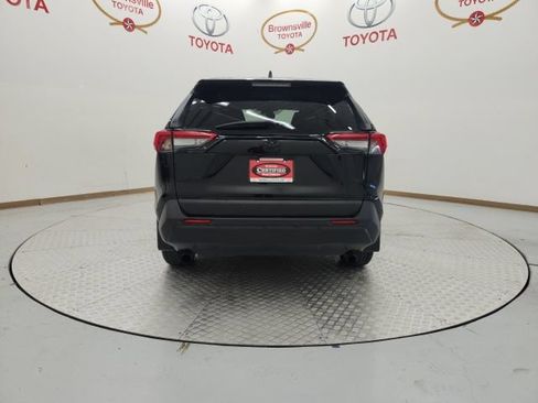 Used 2024 Toyota RAV4 LE FWD image 7