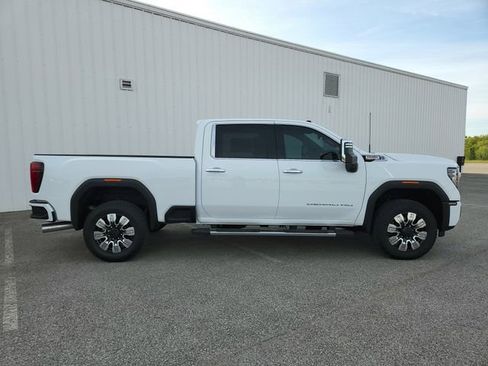 Used 2025 GMC Sierra 2500 Denali image 9