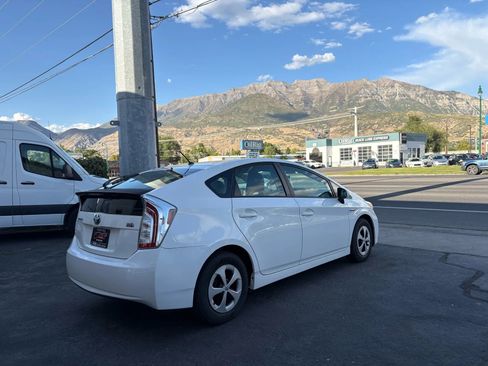 Used 2014 Toyota Prius One image 7