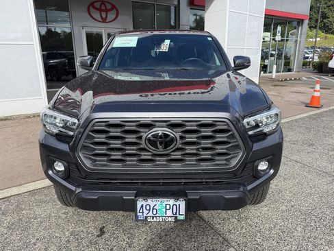 Used 2023 Toyota Tacoma TRD Off-Road w/ Black Out Package (TMS) AWD/4WD image 9