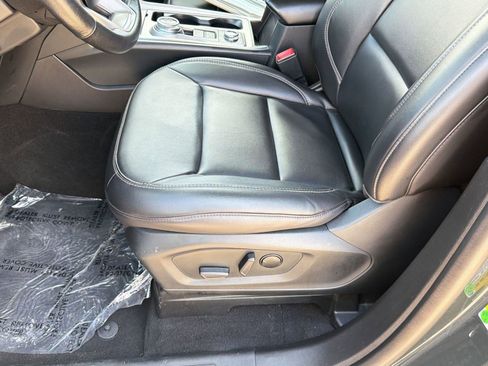 Used 2023 Ford Explorer XLT w/ Equipment Group 202A AWD/4WD image 14