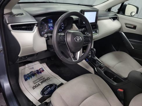 Used 2023 Toyota Corolla Cross LE AWD/4WD image 16