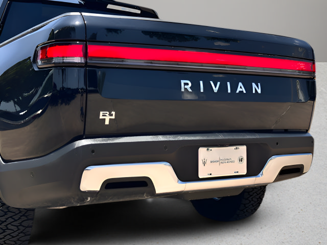 Used 2023 Rivian R1T Adventure Quad AWD/4WD image 25