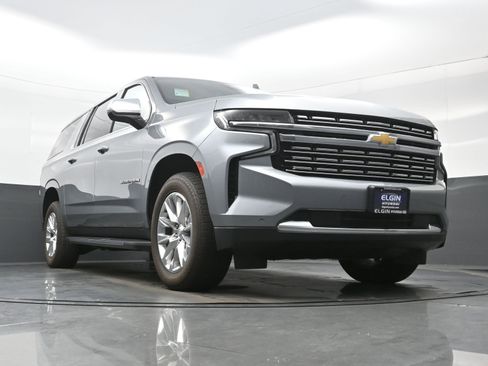 Used 2023 Chevrolet Suburban Premier AWD/4WD image 34