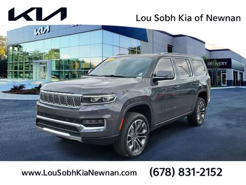 Used 2022 Jeep Grand Wagoneer Series III AWD/4WD image 1