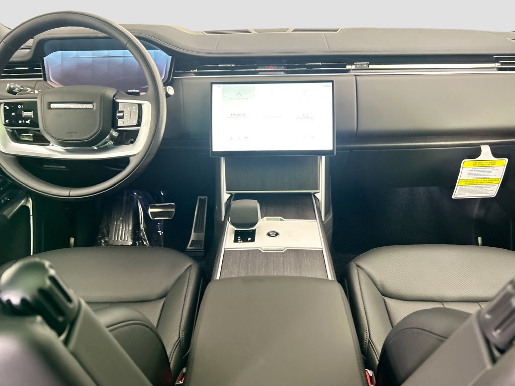 New 2026 Land Rover Range Rover Long Wheelbase SE AWD/4WD image 13