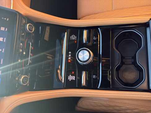 Used 2025 Jeep Grand Cherokee L Summit image 22