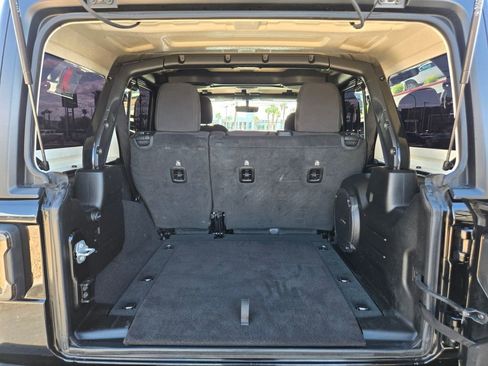 Used 2023 Jeep Wrangler Unlimited Sahara AWD/4WD image 12